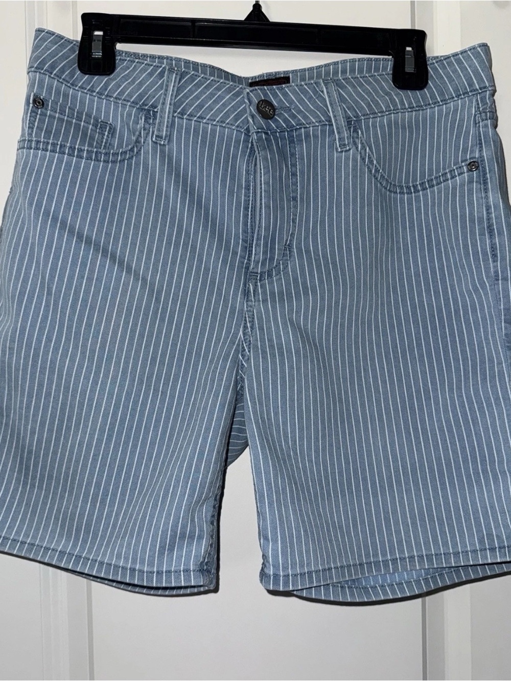 Lee Jeans Shorts Womens 12 High Waisted Rise Light Wash Denim Railroad Pattern